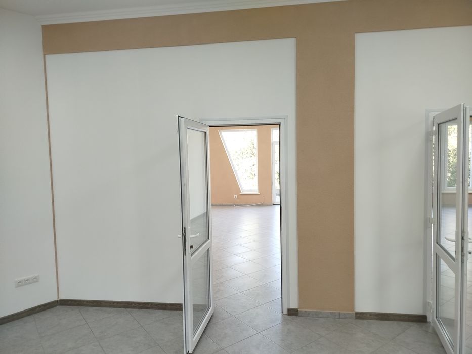 Оренда комерційних приміщень в м.Нововолинськ від 50 до300 м.кв.