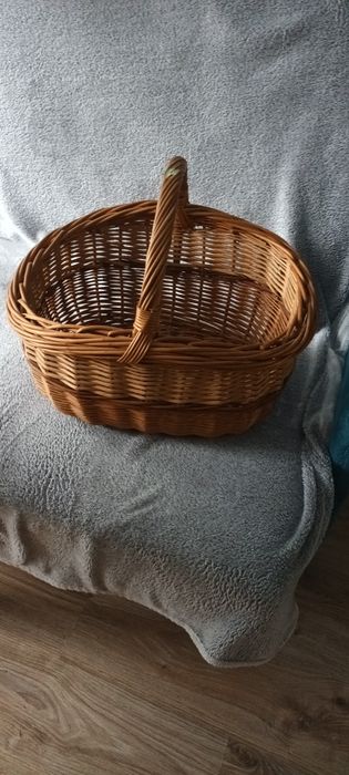 Do sprzedania duży Kosz z wikliny
