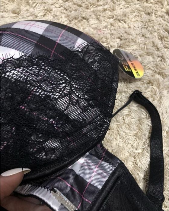 Бюстгальтер пуш-ап з мереживом новий 80С