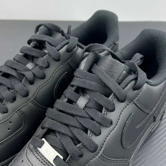 Nike Air Force 1 Low Czarny r.42.5