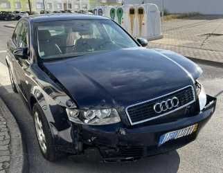 Audi A4 1.9 TDI - Veiculo ACIDENTADO
