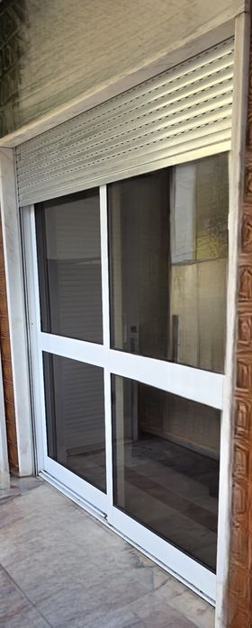 Portas alumínio,  janelas PVC, portões de garagem, armários cozinha