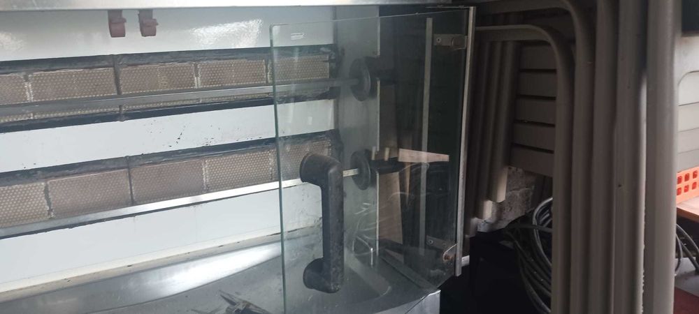 Máquina de Assar Frango no Espeto