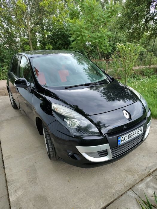Автомобіль Рено Сценік 3