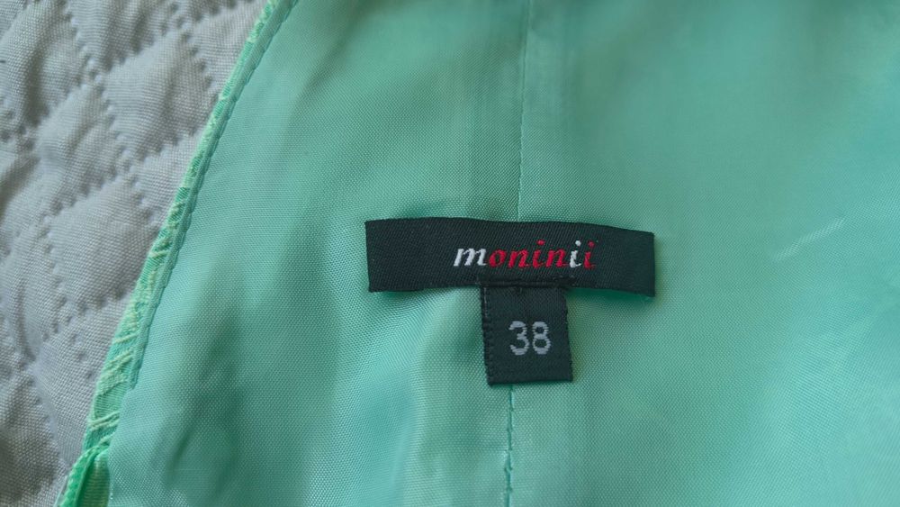 Sukienka miętowa Moninii- krótka na ramiączka 38