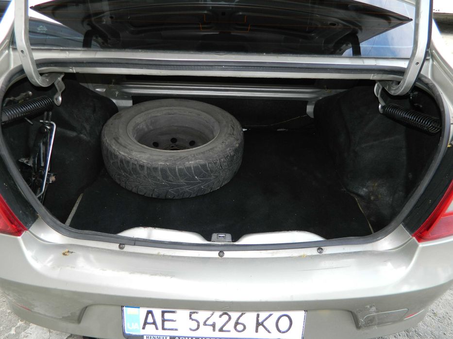 Renault Logan 1,4 2011 г.в. с КОНДИЦИОНЕРОM, ГАЗ/бензин 4-го поколения