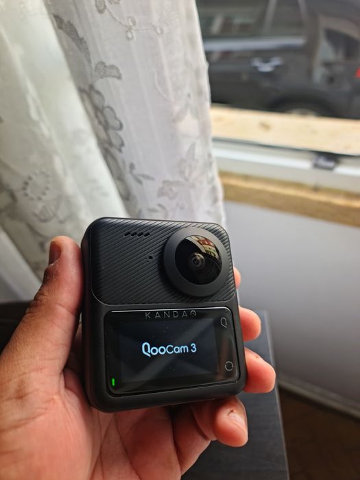 Câmera 360° Qoocam 3 filma em 5.7K