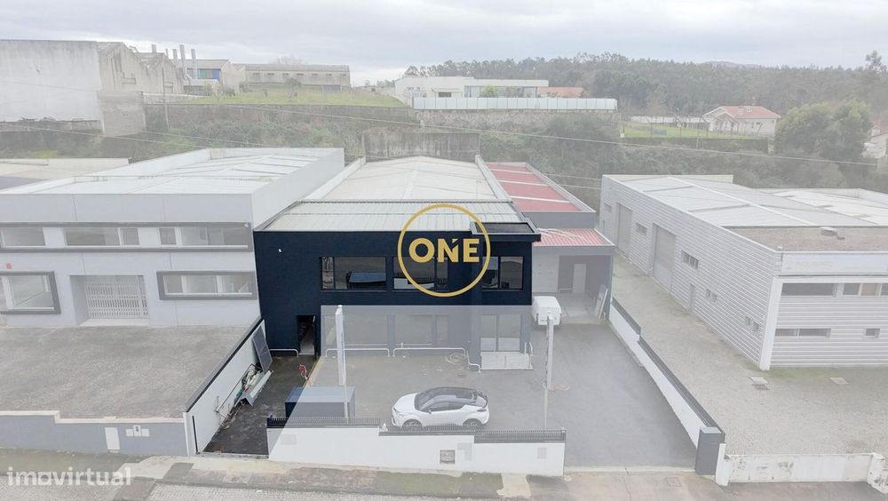 Armazém industrial com 160m2