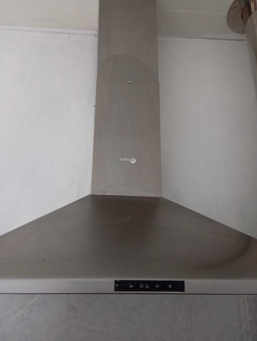 Fogão a lenha e exaustor como novos