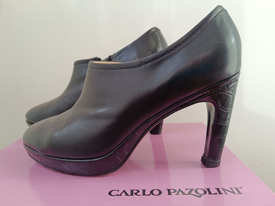 Ботильйони демісезонні жіночі чорні шкіряні carlo pazolini 39 розміру