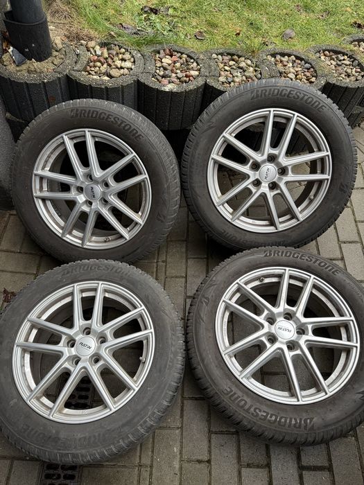 Koła zimowe Ford Kuga 235/55R17 Bridgestone z czujnikami