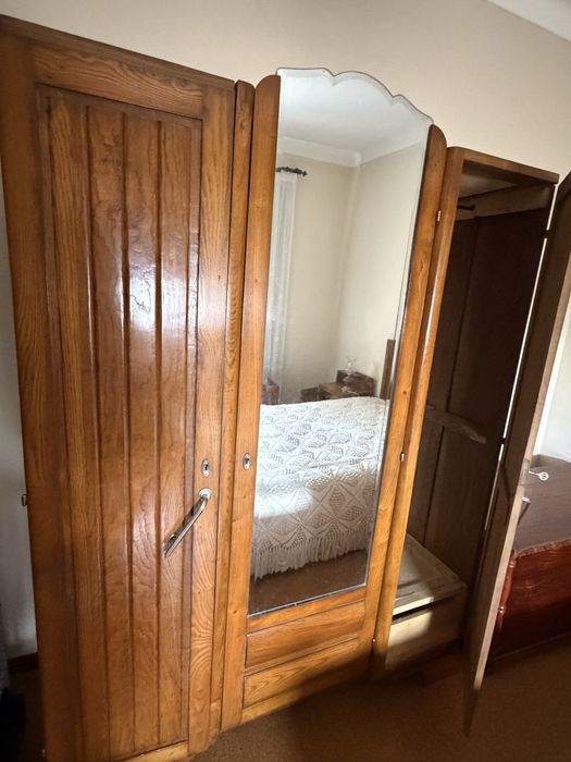 Quarto completo em madeira