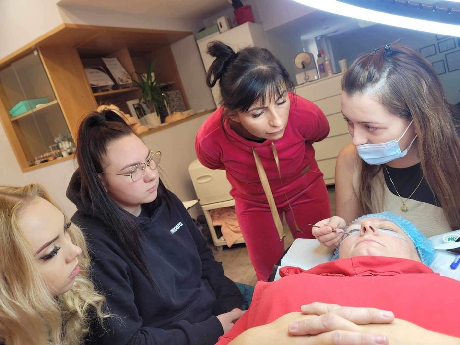 3-miesieczna Szkoła Stylizacji Rzęs i Brwi szkolenia