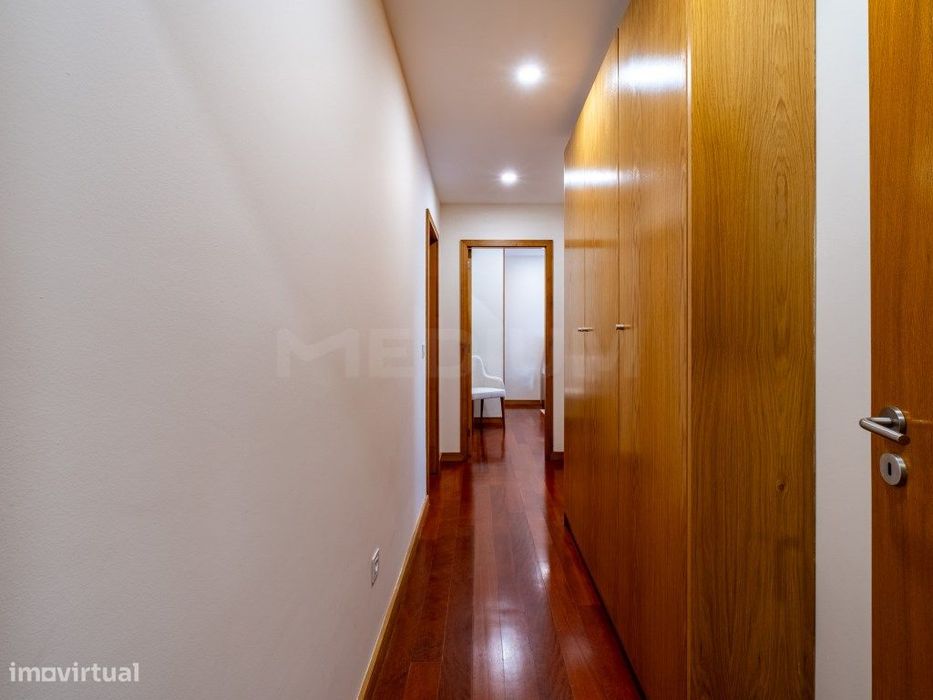 Apartamento T1+1 em Alfena