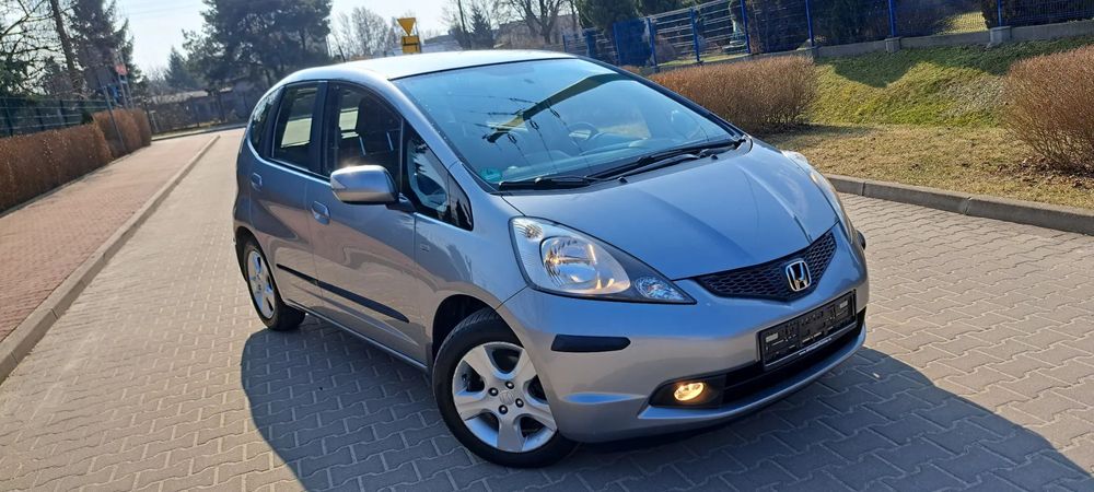 Honda Jazz 1.4B Climatronic Alu El SERWIS Sprowadzona Opłacona Bogate wyposażenie