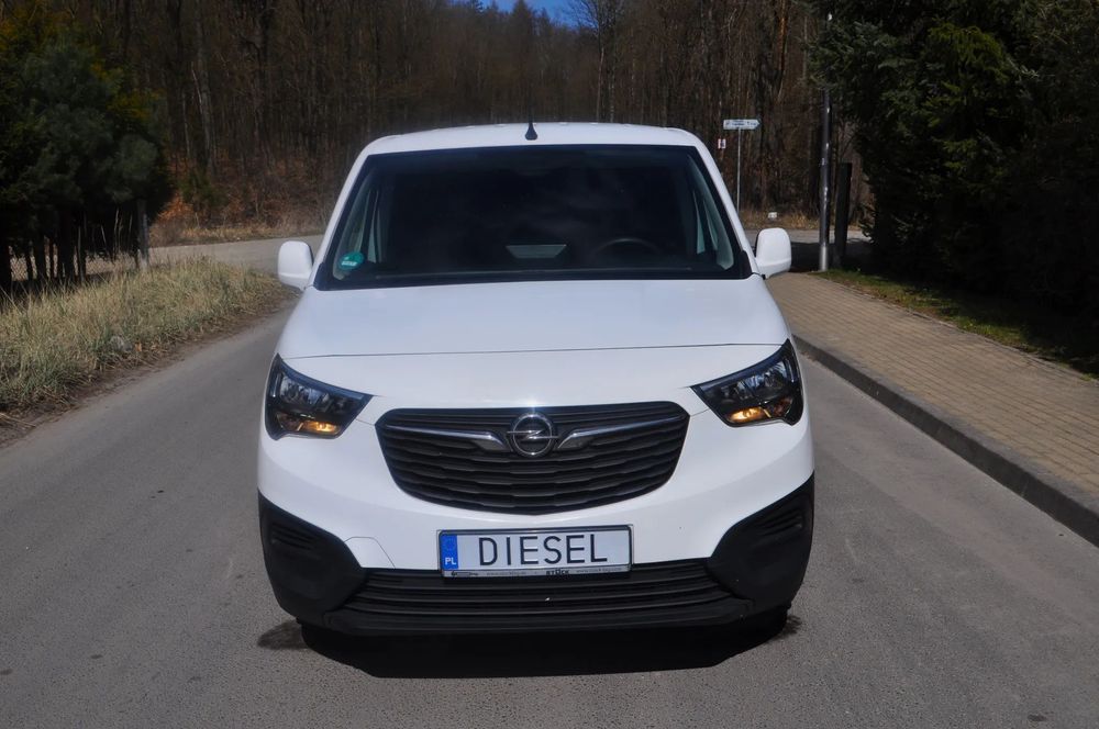 Opel COMBO E  1.5 102KM klima HAK serwis NAVI Aple CarPlay
