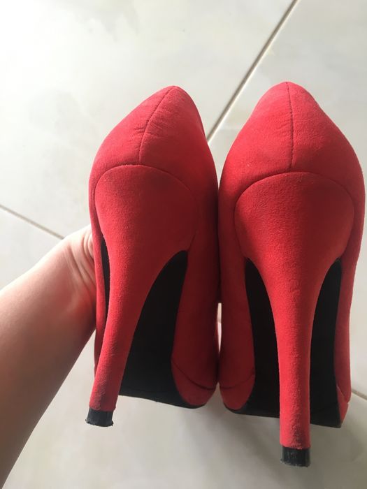 Szpilki, pantofle, stan idealny rozmiar 39