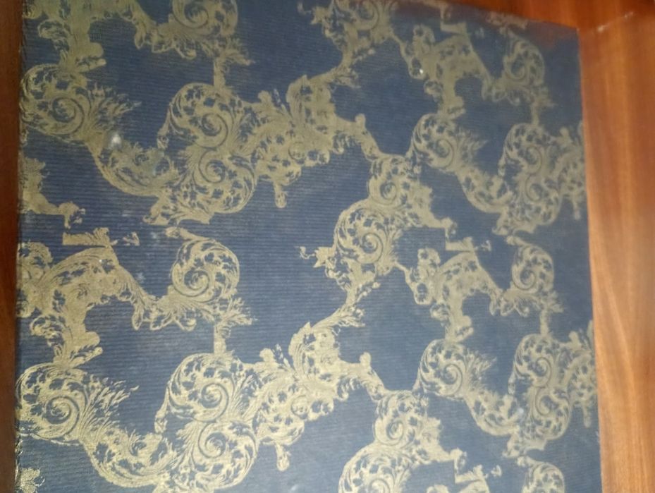 Prato de bolo em louça de porcelana.Com talheres incluídos na, Limoges