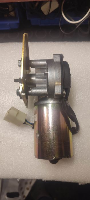 Silnik wycieraczek ZN-181 12V STAR 266