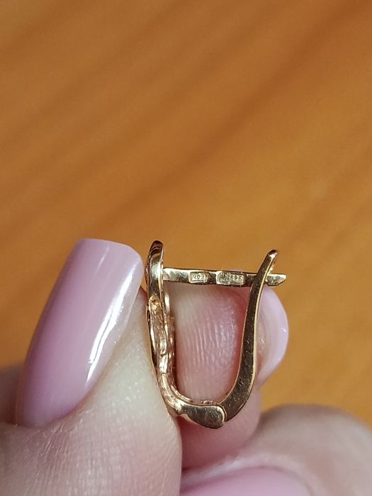 Продам золоті сережки