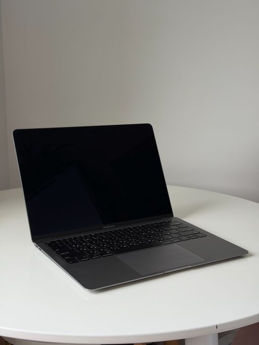 MacBook Air 13” Retina 2019 | Intel Core i5 | 8 GB RAM | SSD