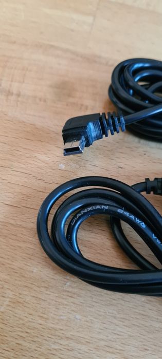 Zasilacz do kamery samochodowej