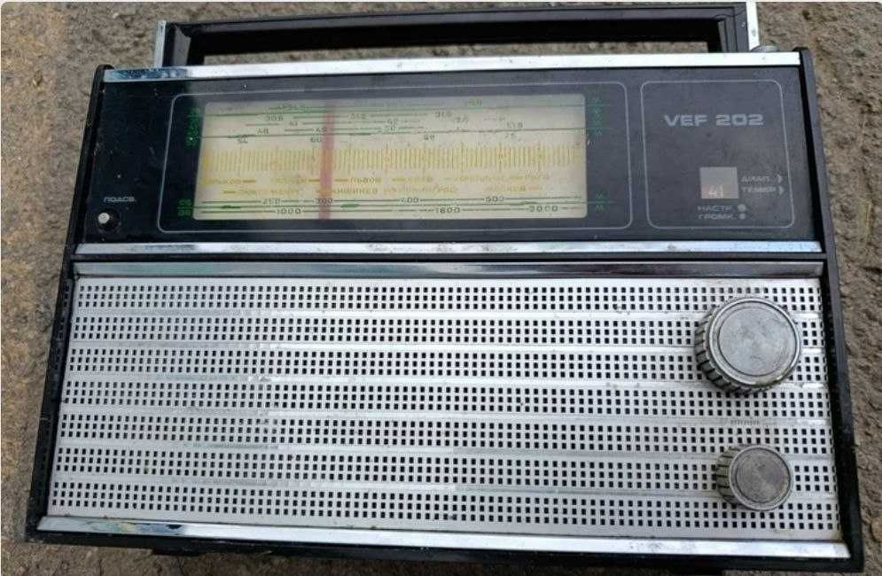 Радіоприймач VEF 201 виробництва СРСР робочий