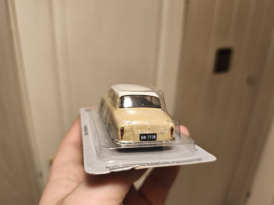 Kultowe auta PRL Syrena 103, skala 1:43,DeAgostini, stan NOWY!