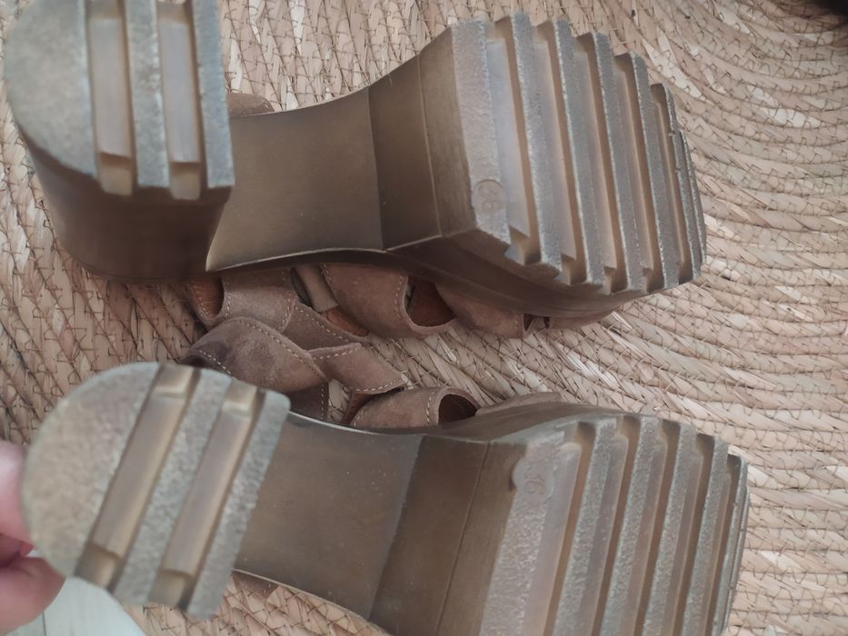 Sandálias salto alto camel e pretas - tam. 36