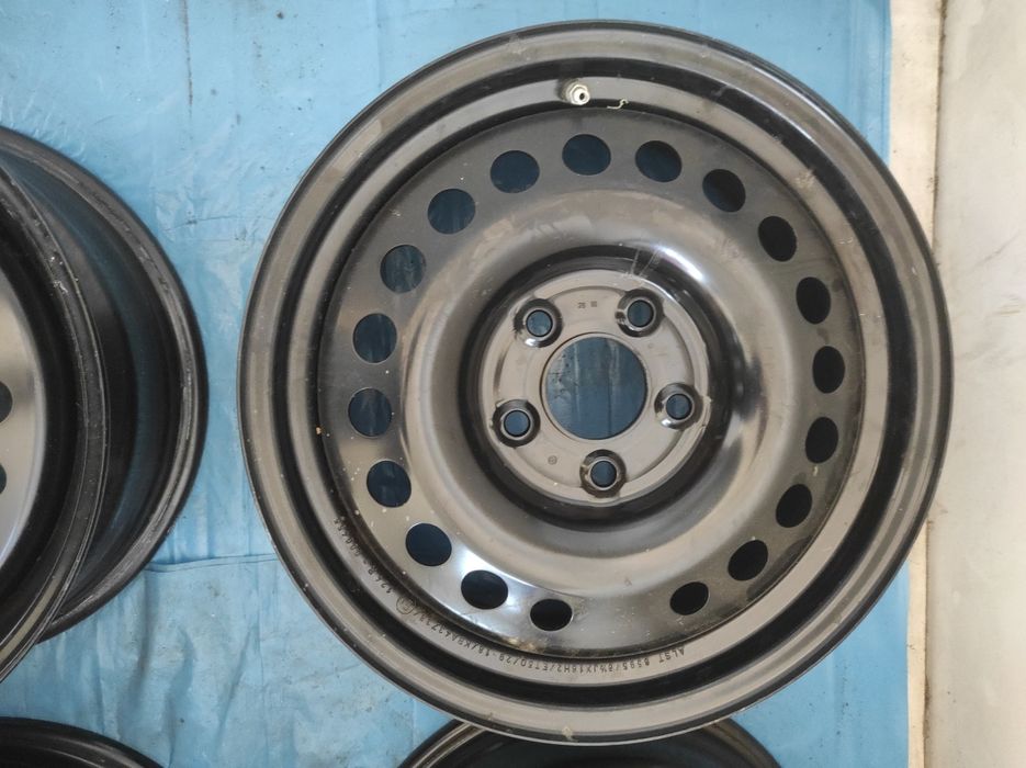 Felgi stalowe HYUNDAI KIA R 16 5x114,3 otwór 67 mm NOWE