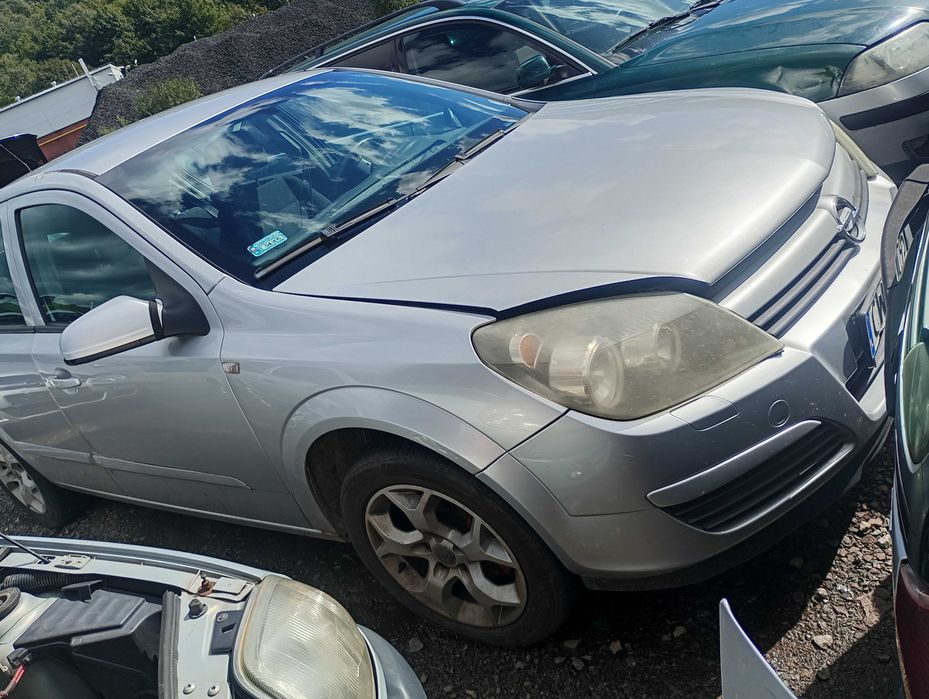 Opel Astra H Z157  1,7 klapa tylna hb 5d, części transport FV dostawa