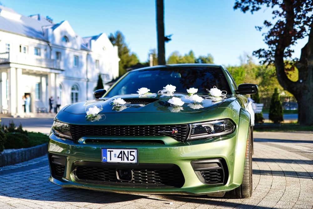 Auto do ślubu - Dodge Charger 6.4
