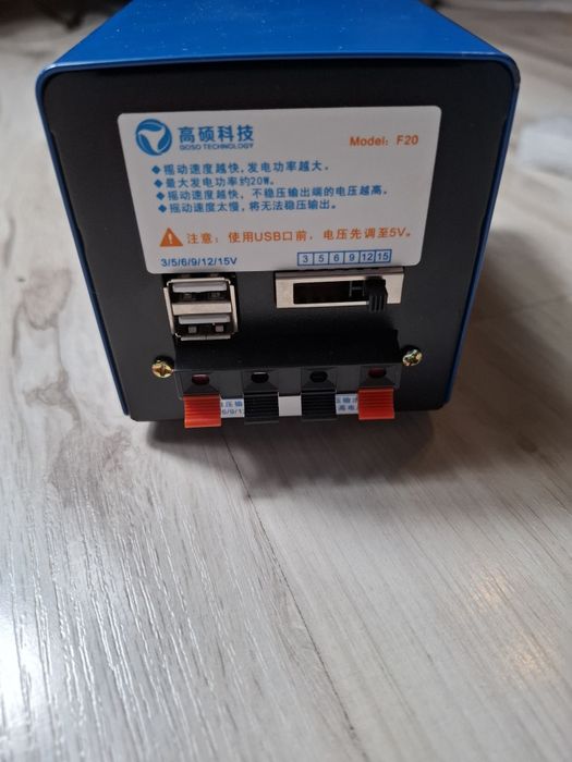 Przenośny generator na kolbę  ręczną