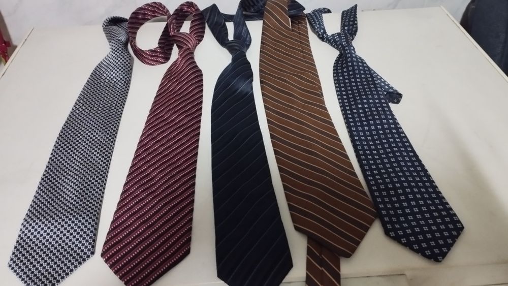 Conjunto de cinco gravatas
