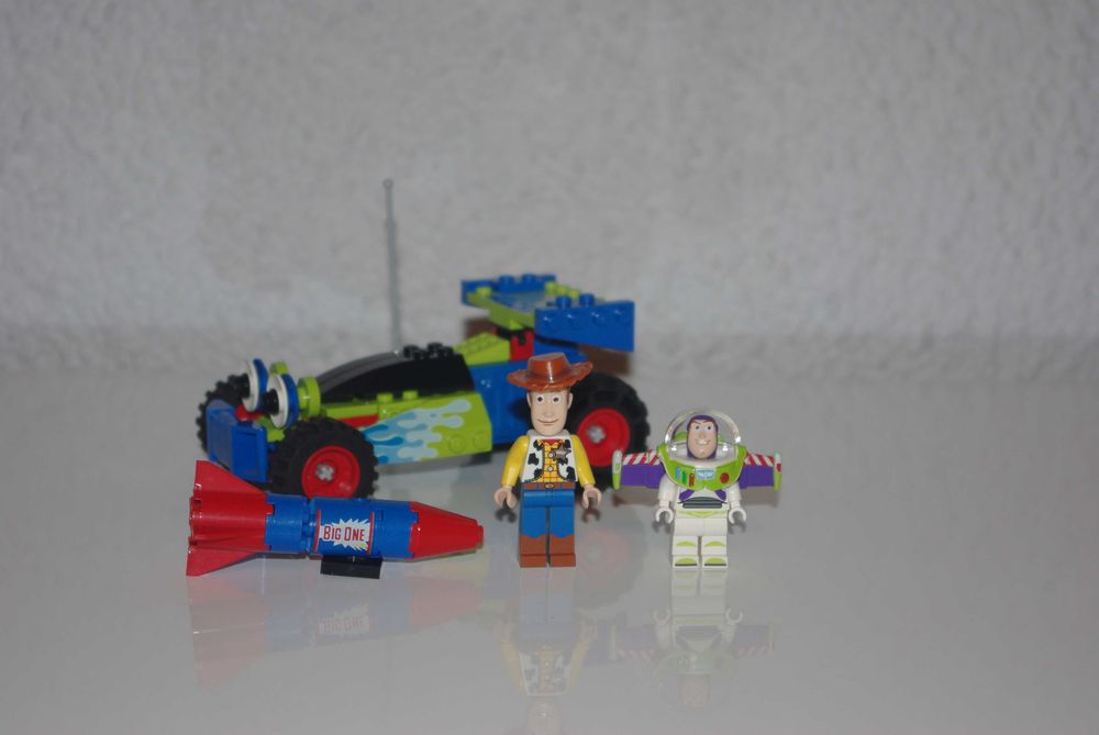 LEGO Toy Story 7590 - Chudy i Buzz na ratunek kompletne