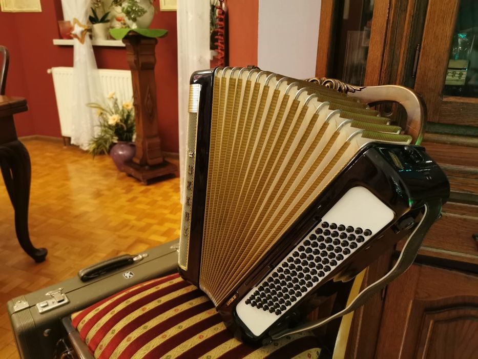 Akordeon Hohner Lucia III z futerałem