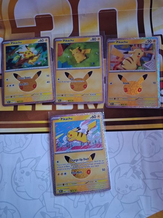 Karty pokemon z 30 lecia - pikachu