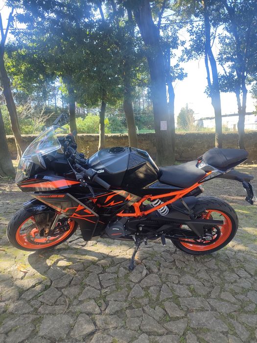 KTM RC 125 de 2023