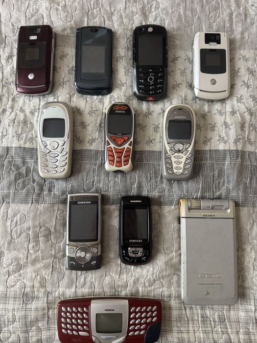 Продам колекцію цікавих мобільних телефонів, смартфонів та КПК