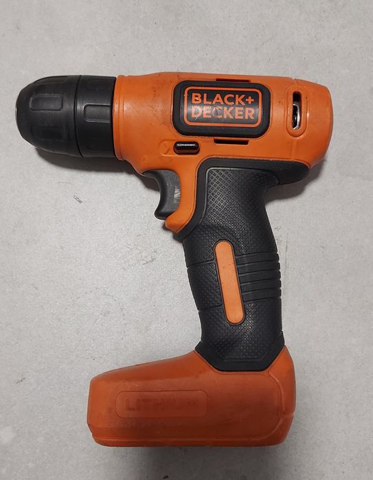Wkrętarka wiertarka Black&Decker BDCD8 lekka i poręczna litowo jonowa