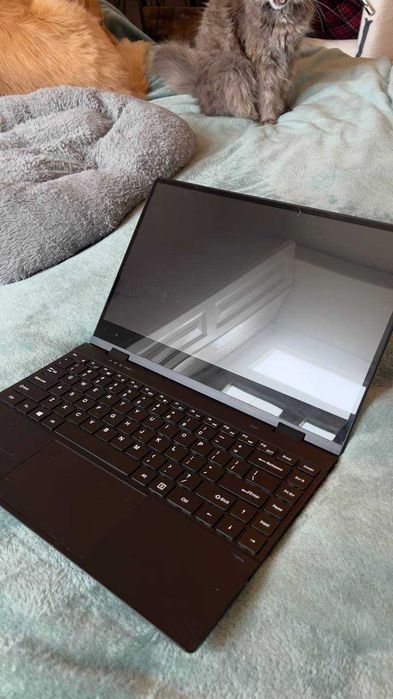 Portátil 2-em-1 KUU Flexone – 280€