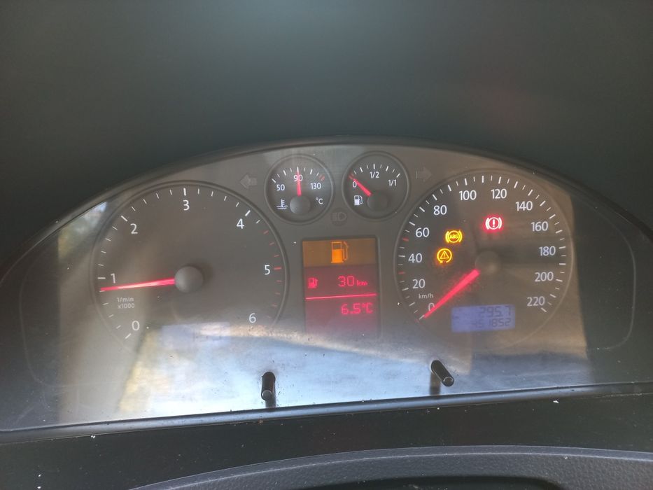 VW Transporter T5 1.9 TDI Long