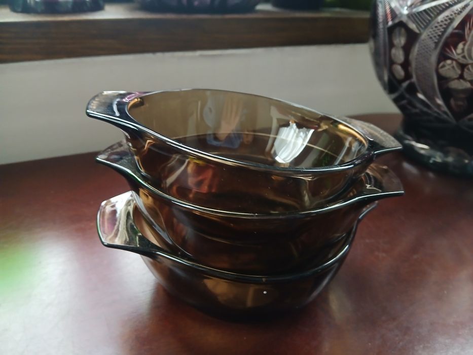 SzkŁo dymne trzy miseczki salaterki