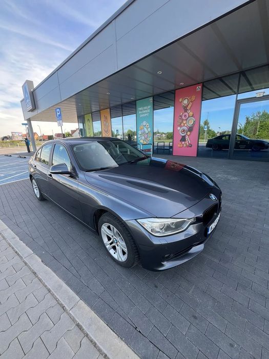 BMW Seria 3 BMW Seria 3 F30 /318d/ bezwypadkowy/ skóra / xenon / NOWY ROZRZĄD