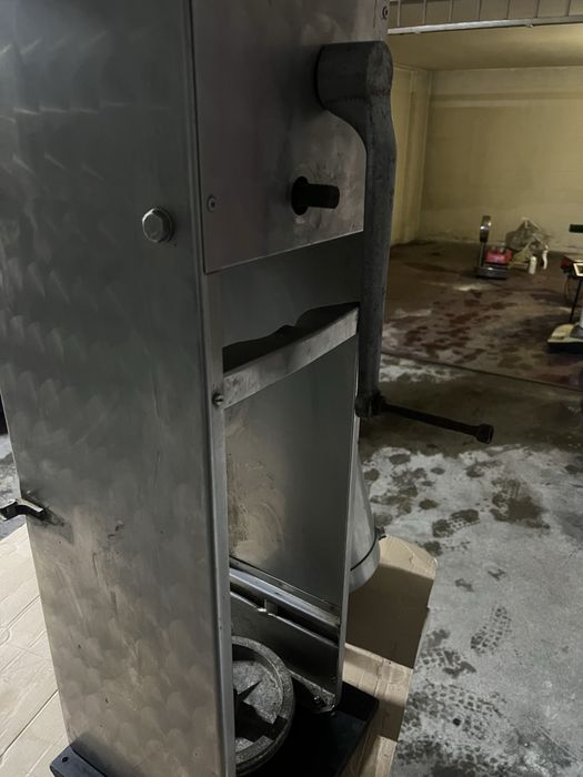 Maquina de encher chouricas tradicional