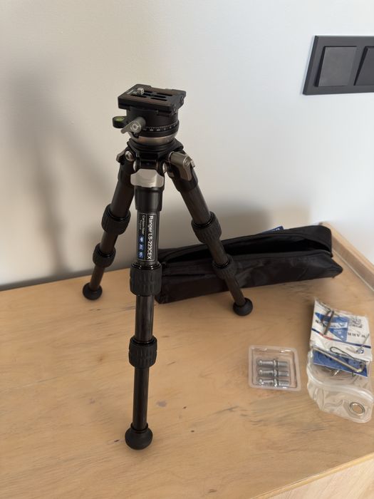 Statyw carbonowy Leofoto Ranger LS-223CEX