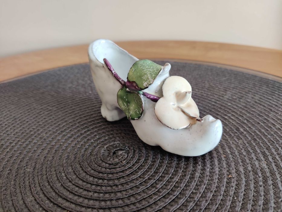 Figurka PRL - but, bucik, pantofelek