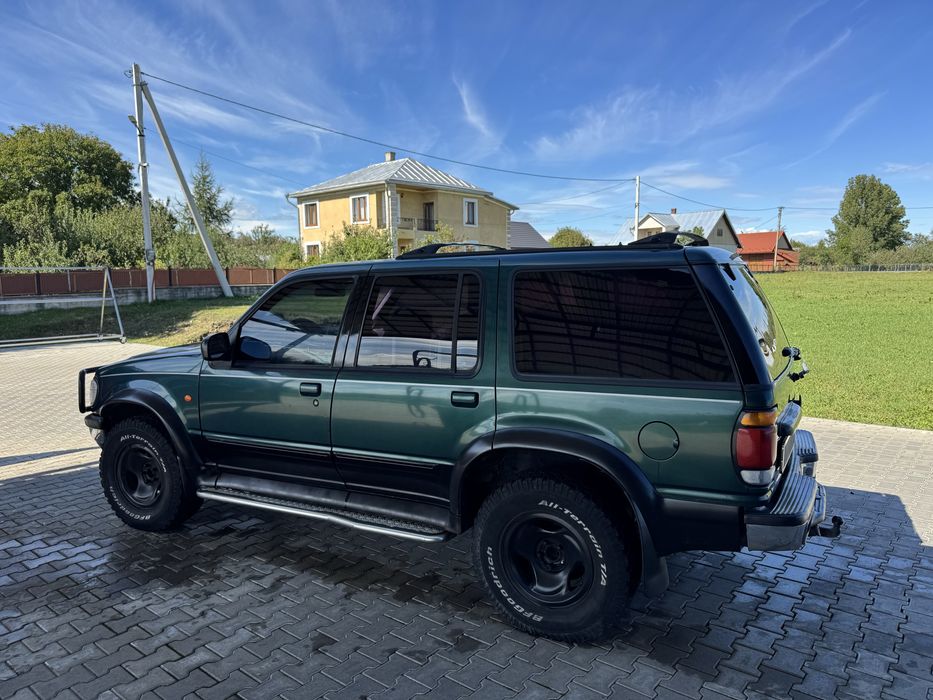 Хороше авто Ford Explorer рамний позашляховик 4.0 газ бензин