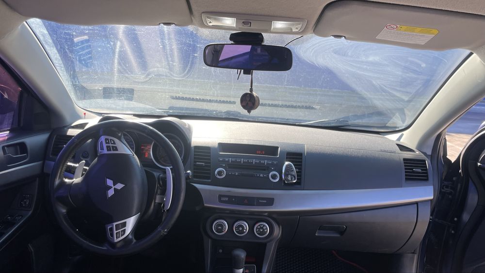 Mitsubishi lancer 10