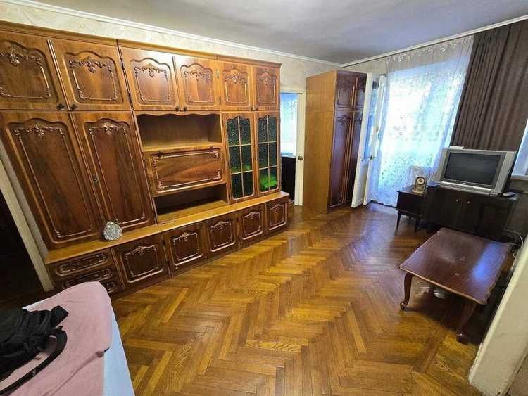 shev-01 Пропонуємо Вам трикімнатну квартир в самому чудовому районі міста на Фонтані.